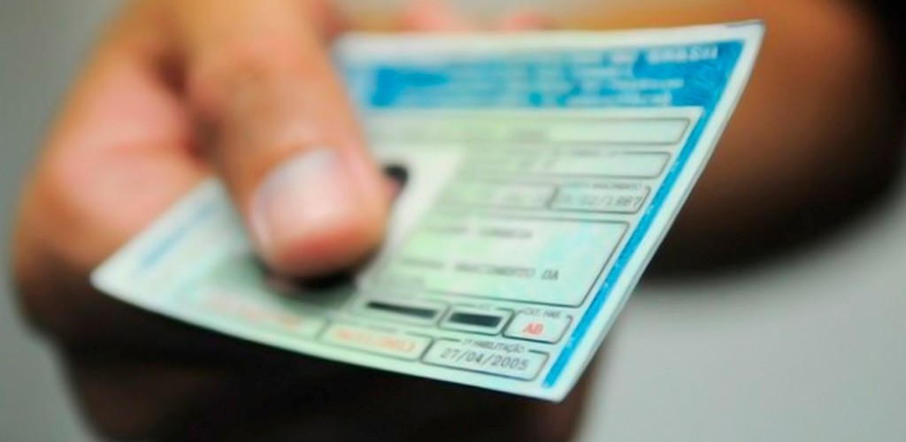 Detran economiza recursos ao avisar condutores de vencimento da CNH por SMS e e-mail