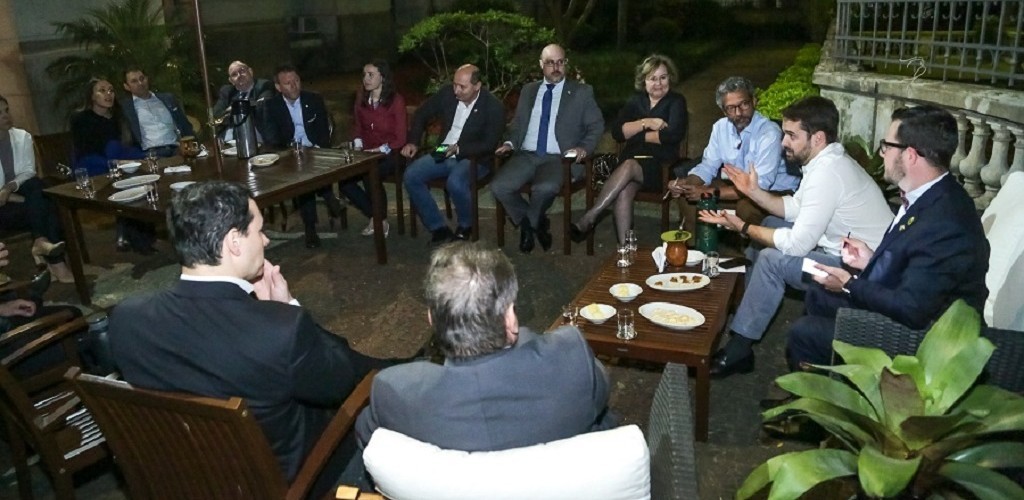 Governador conversa com deputados sobre a Reforma RS