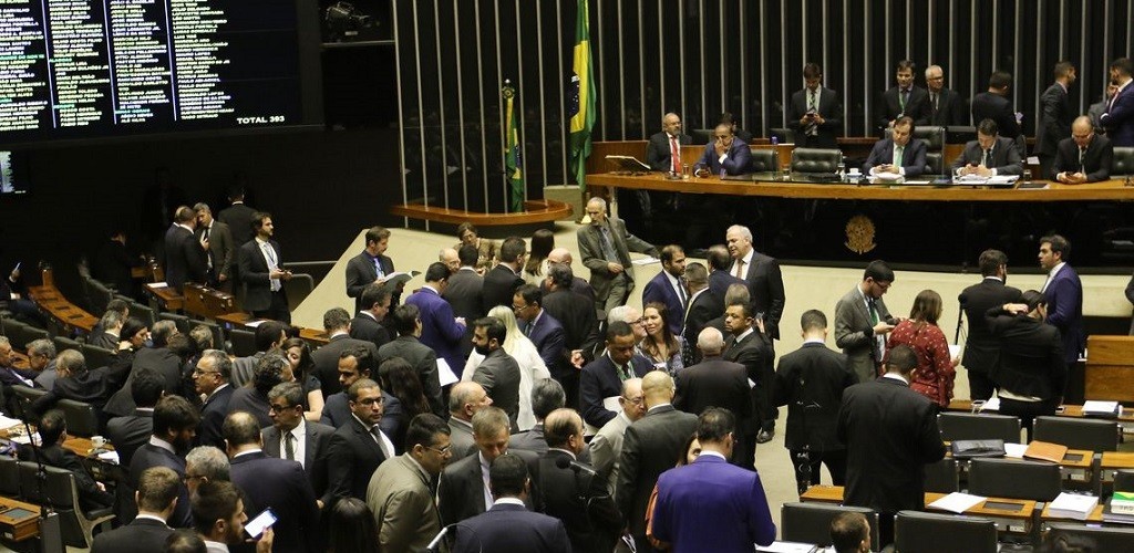 Câmara aprova pacote anticrime; texto vai ao Senado
