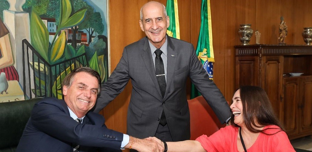 Regina Duarte aceita convite para ser secretária de Cultura