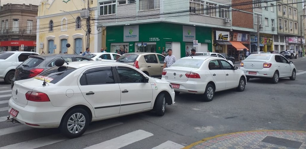 Protesto pela morte de taxista pede mais segurança às autoridades