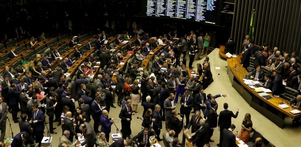 Câmara aprova PL com medidas de contenção do coronavírus no Brasil