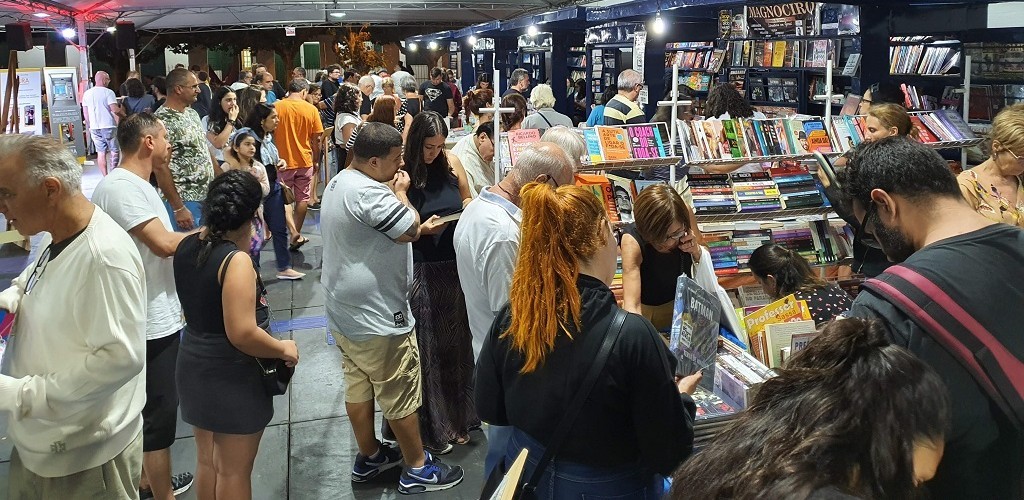 Feira do Livro da Furg termina com a comercialização de quase 12 mil livros