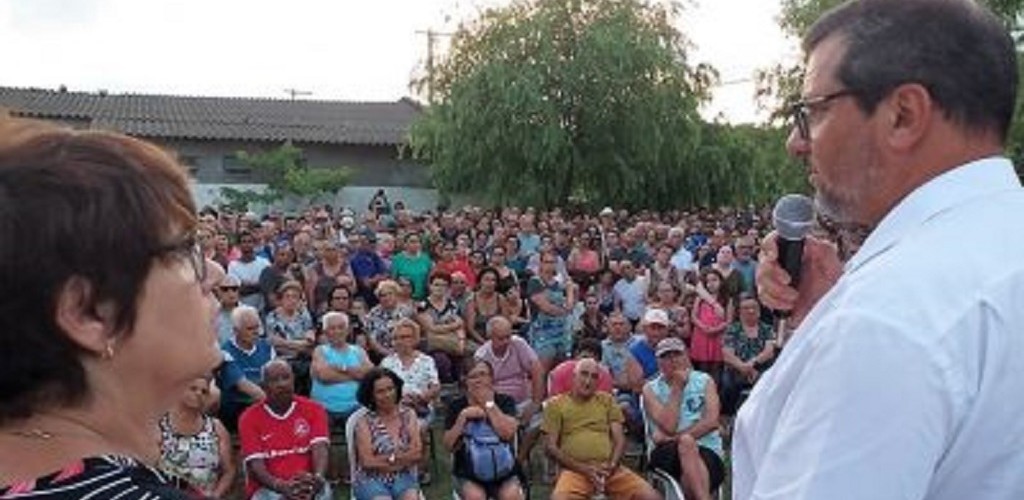 Prefeito Alexandre oficializa regularização fundiária na Querência e Atlântico Sul