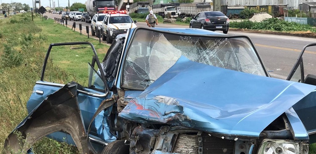 Acidente na BR-392 deixa mulher ferida