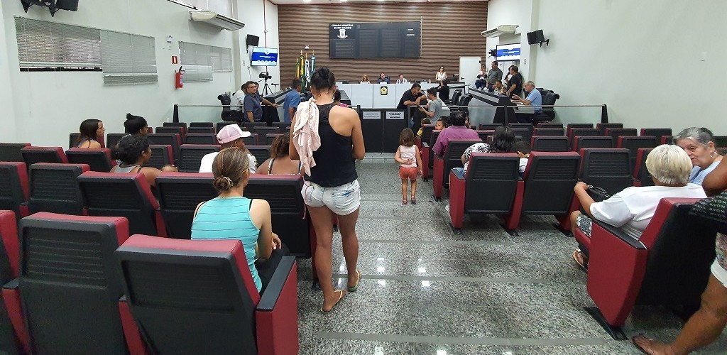 Moradores da Vila Maria dos Anjos são recebidos na Câmara e na superintendência da Corsan