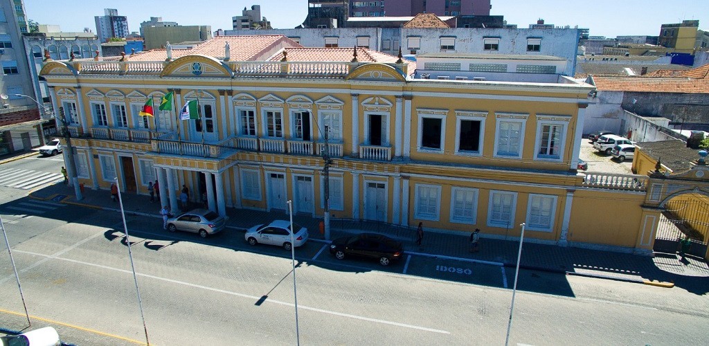 Candidata é eliminada depois de postar foto em concurso da Prefeitura de Rio Grande