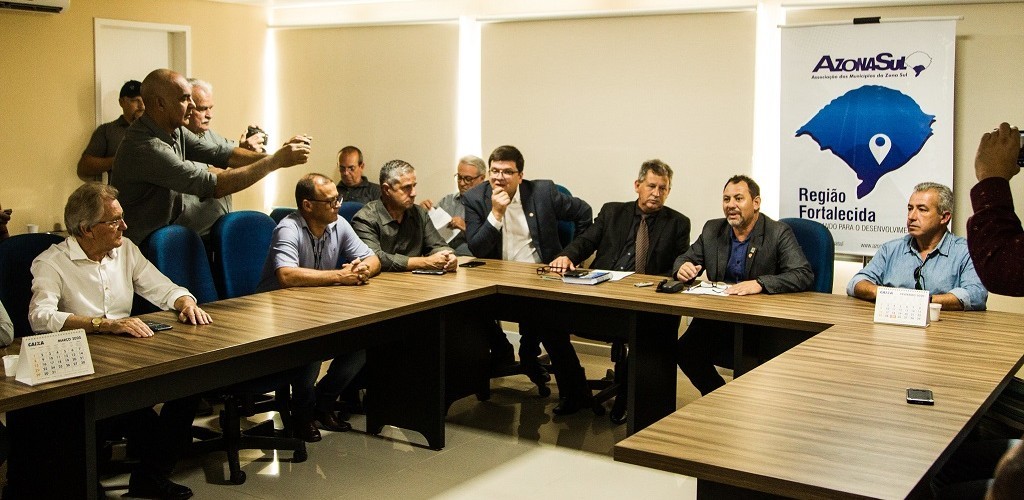 Prefeitos da Azonasul participam de audiência com governador