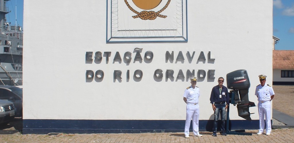 Estação Naval do Rio Grande doa motor para Laboratório do IFRS