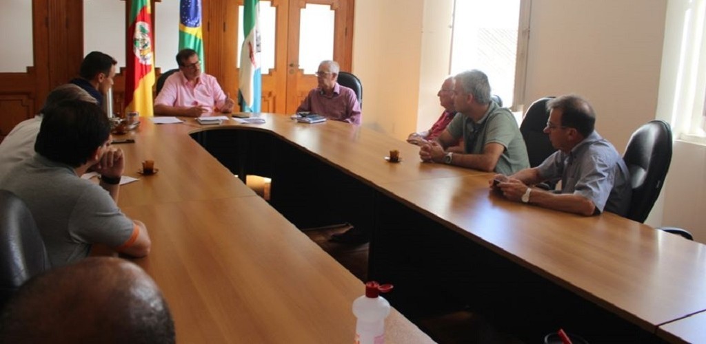 Prefeitura realiza reunião com entidades sobre o Coronavírus