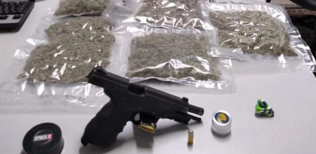 Policial Civil de POA é preso com 1,3 kg de droga em RG