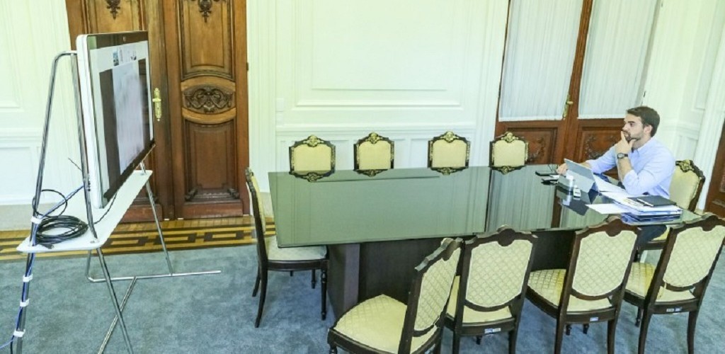 Governador anuncia medidas para clientes da Corsan