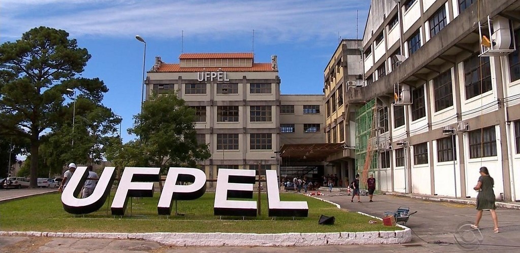 UFPEL abre concurso para professores assistentes e adjuntos