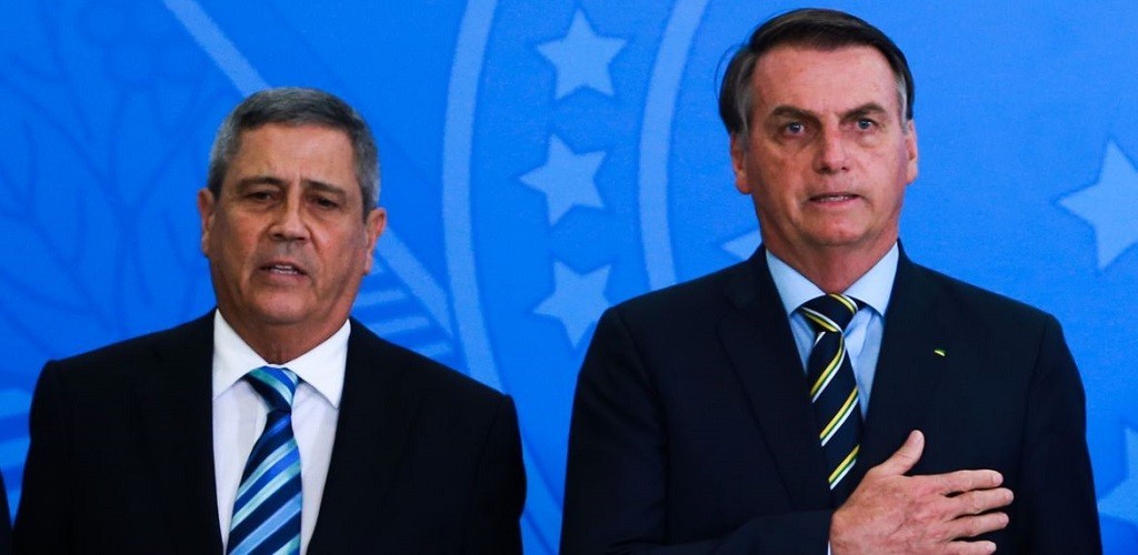 Bolsonaro dá posse a Braga Netto na Casa Civil 