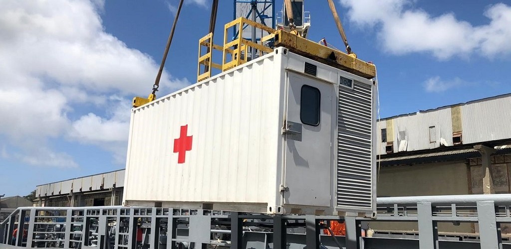 Navio de Apoio Oceânico "Mearim" realiza exercício com Contêiner de Tratamento de Doenças Infectocontagiosas