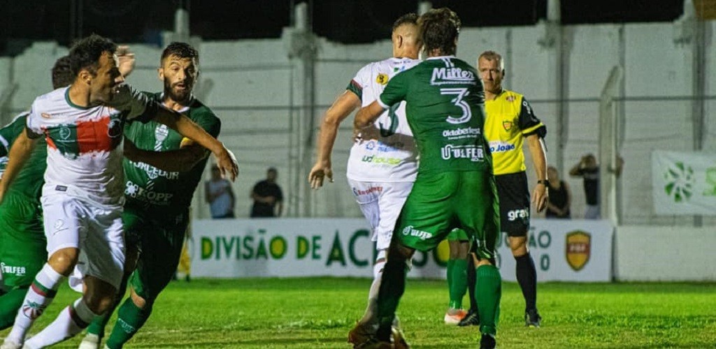 São Paulo deixa escapar a vitória no final