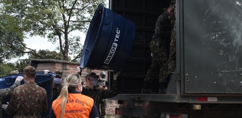 Defesa Civil envia 550 caixas dágua para municípios afetados pela estiagem