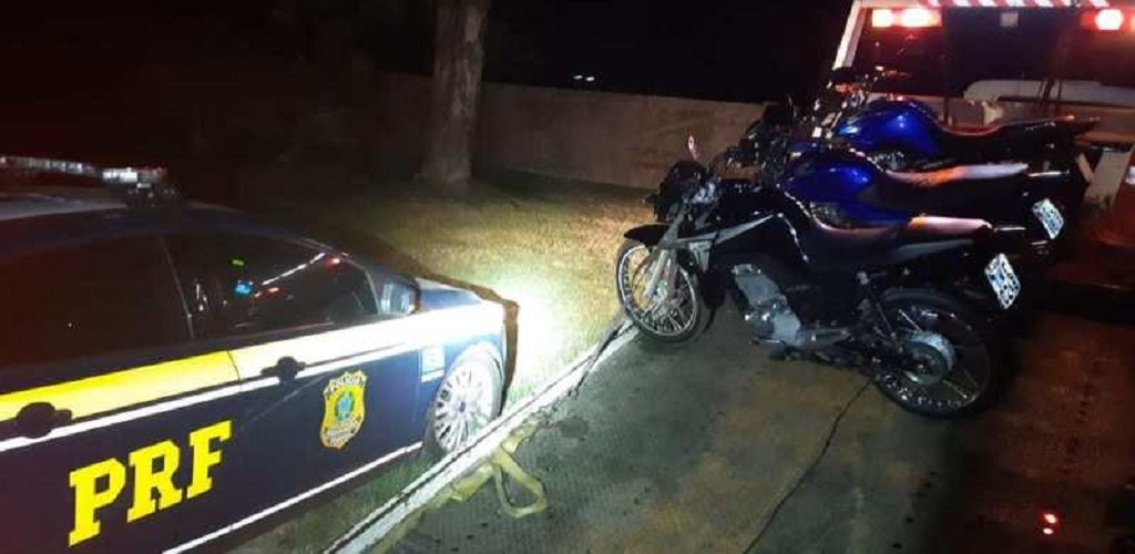 PRF flagra motocicletas disputando racha na BR-392