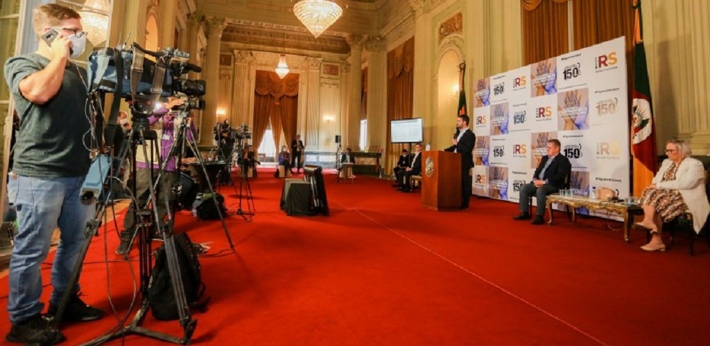 Governador Eduardo Leite prorroga medidas de restrição no RS até 30 de abril