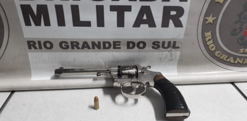 Brigada Militar apreende adolescente por porte ilegal de arma de fogo