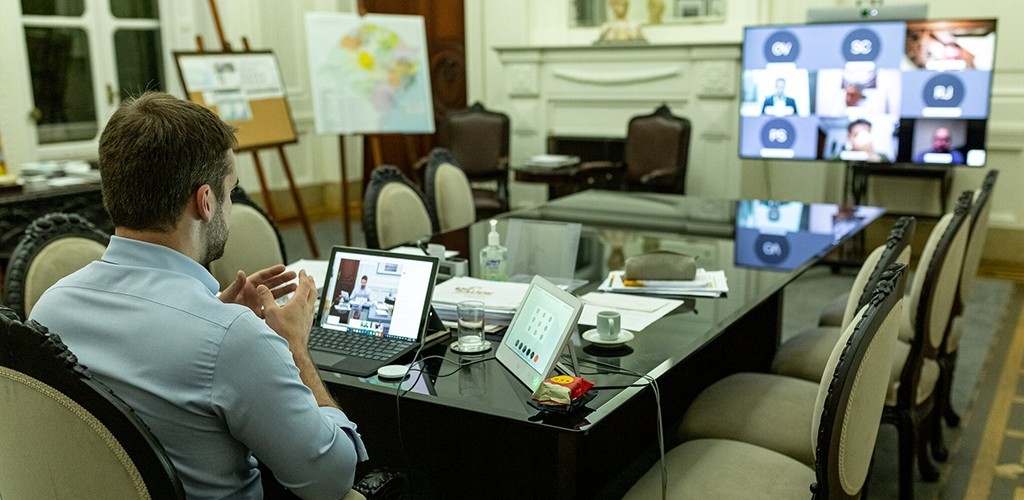 Leite discute diretrizes de distanciamento social controlado com Conselho de Crise