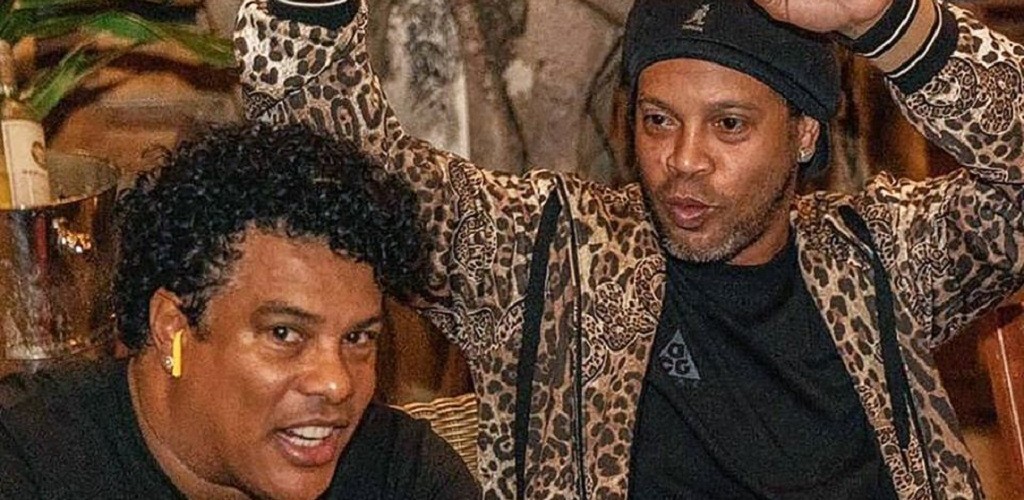 Ronaldinho concede primeira entrevista após prisão no Paraguai