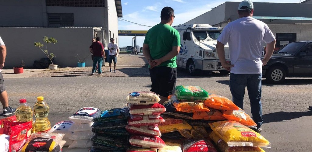 Sindicato dos Rodoviários protesta com "pedágio solidário"