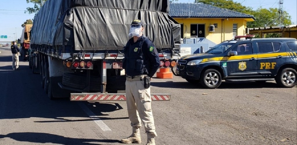 PRF registra aumento de apreensões e redução de mortes nas rodovias federais gaúchas durante a pandemia de Covid-19