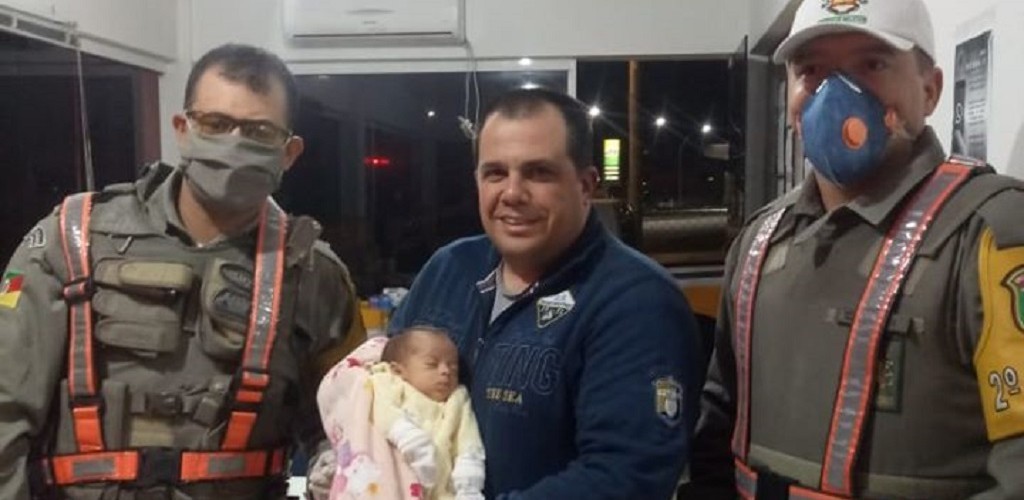 Policiais da PRE de Rio Grande fazem manobra e salvam bebê