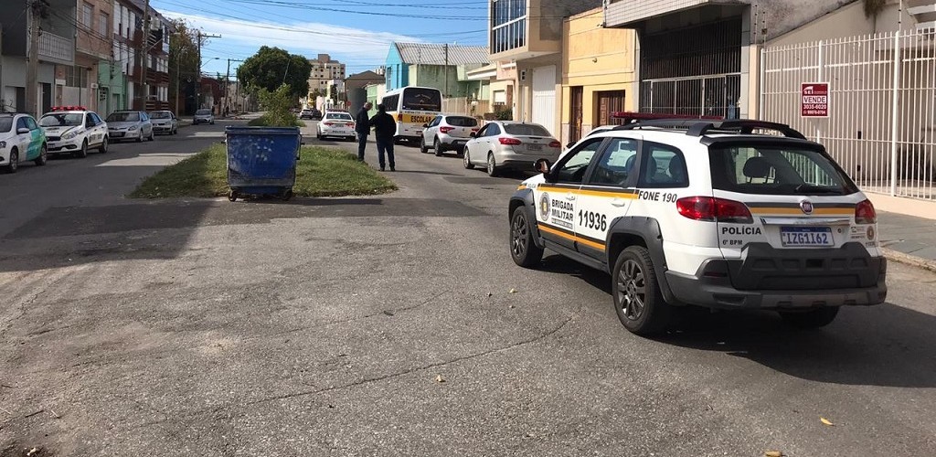 Criminosos rendem dono de lotérica e roubam malote em RG