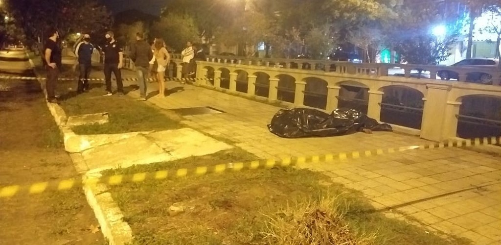Bombeiro reage assalto e criminoso é morto no Centro da cidade