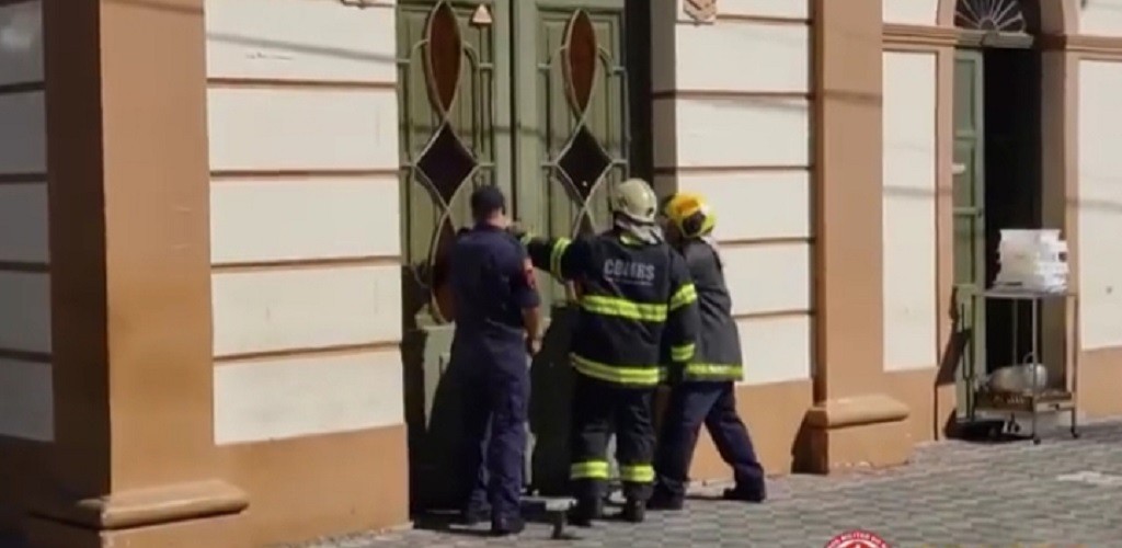 Bombeiros controlam princípio de incêndio no Mercado Público de Pelotas