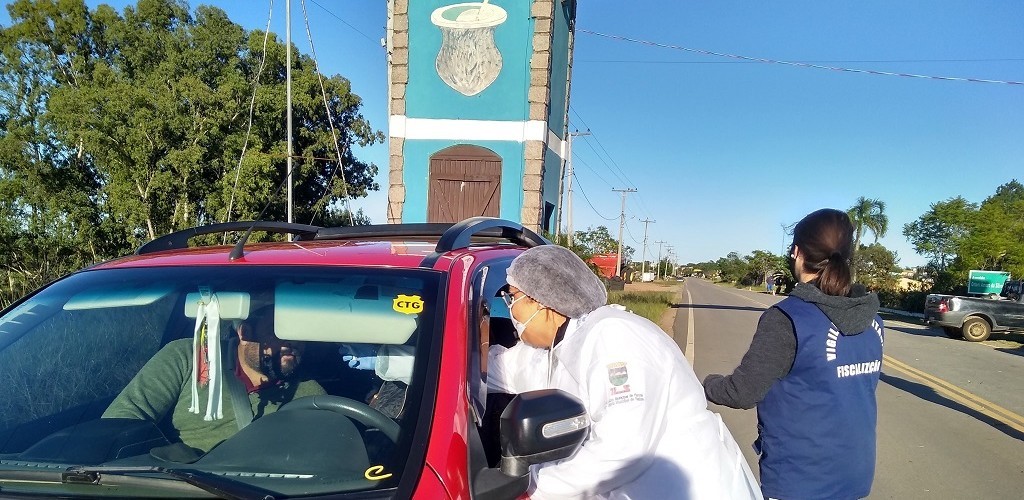 Vigilância de Herval monta barreira sanitária na entrada da cidade 