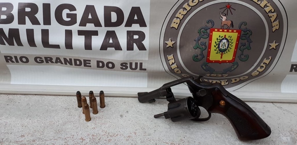 BM prende homem por porte ilegal de arma de fogo