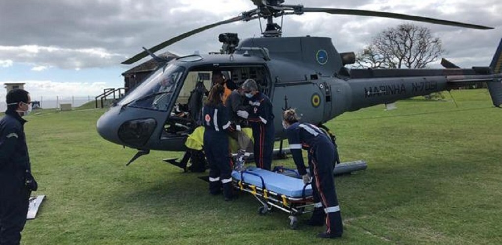 Marinha resgata tripulante de barco pesqueiro 