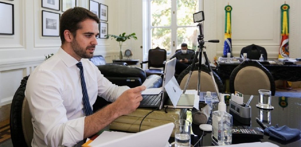 Reunião entre Eduardo Leite e presidente da FGF deve definir a volta do Gauchão