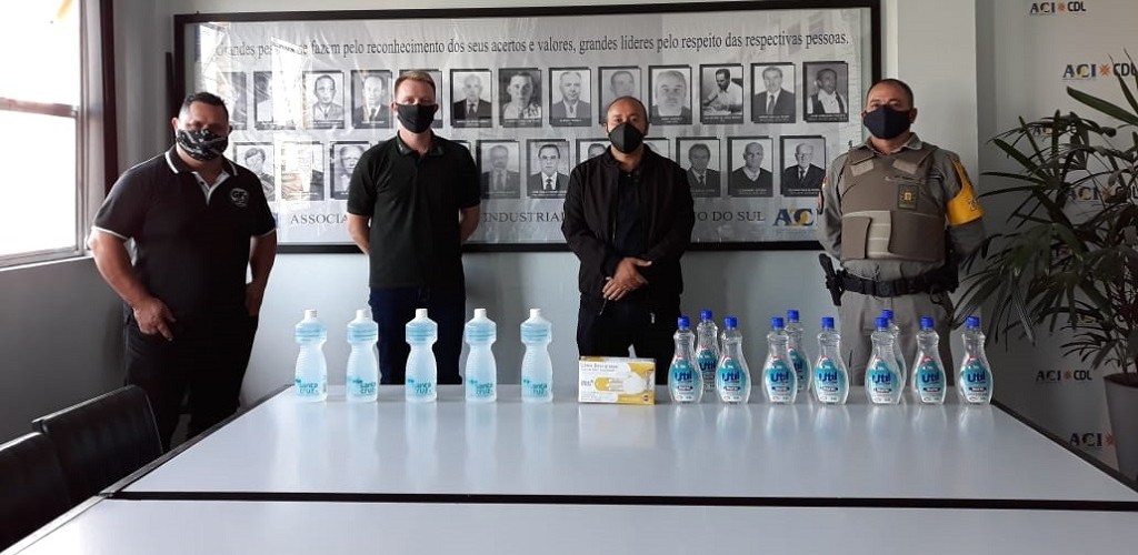  Policiais Rodoviários de São Lourenço do Sul recebem doação de EPI