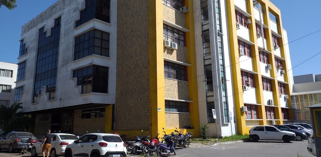 Escola de Enfermagem da Furg cria cartilha com orientações para trabalhadores de casa de idosos