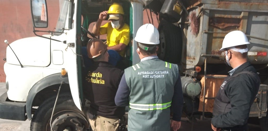 Portos RS intensificam a fiscalização de uso de EPIs dentro do Cais Púbico