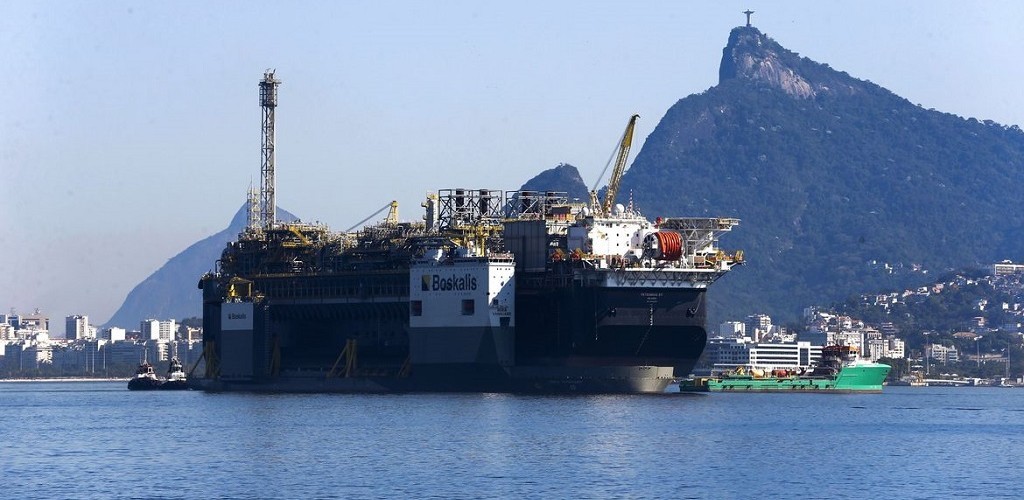 Petrobras descobre petróleo nas bacias de Santos e Campos