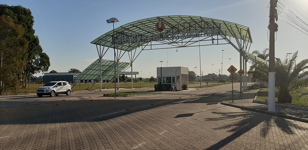 Reitoria da FURG emite nota sobre denúncias de fraude no sistema de cotas raciais