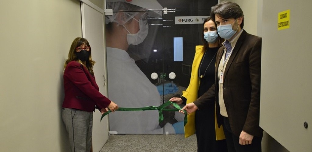 HU-Furg inaugura laboratório que realizará testes para covid-19