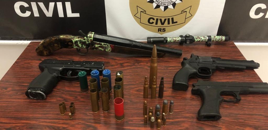 Agentes da DEAM apreendem armas e munições em Rio Grande