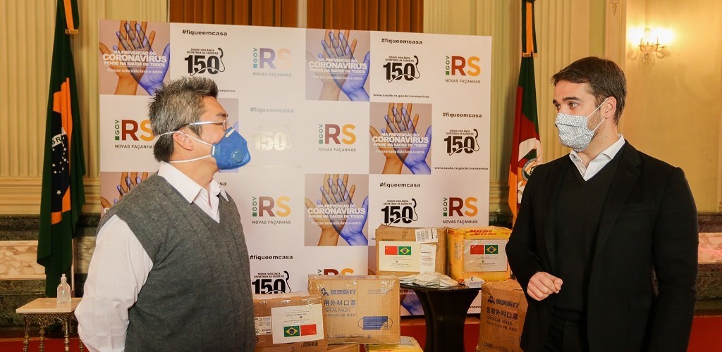 RS recebe doação de 12 mil máscaras de proteção da província-irmã de Hubei