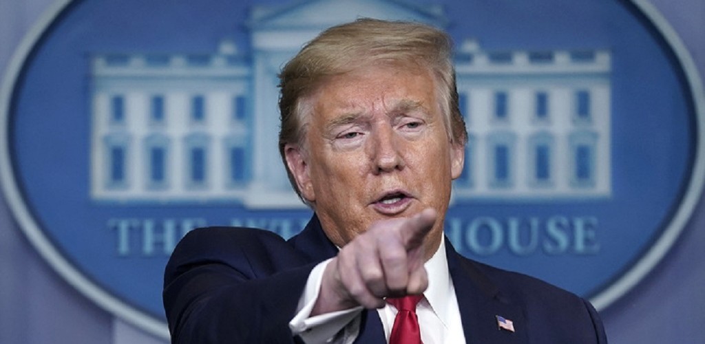 Trump assina decreto de reforma policial após protestos