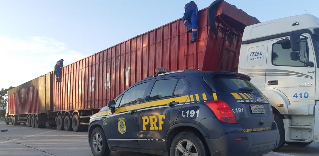 PRF flagra novamente excesso de peso nas rodovias da região sul do Estado