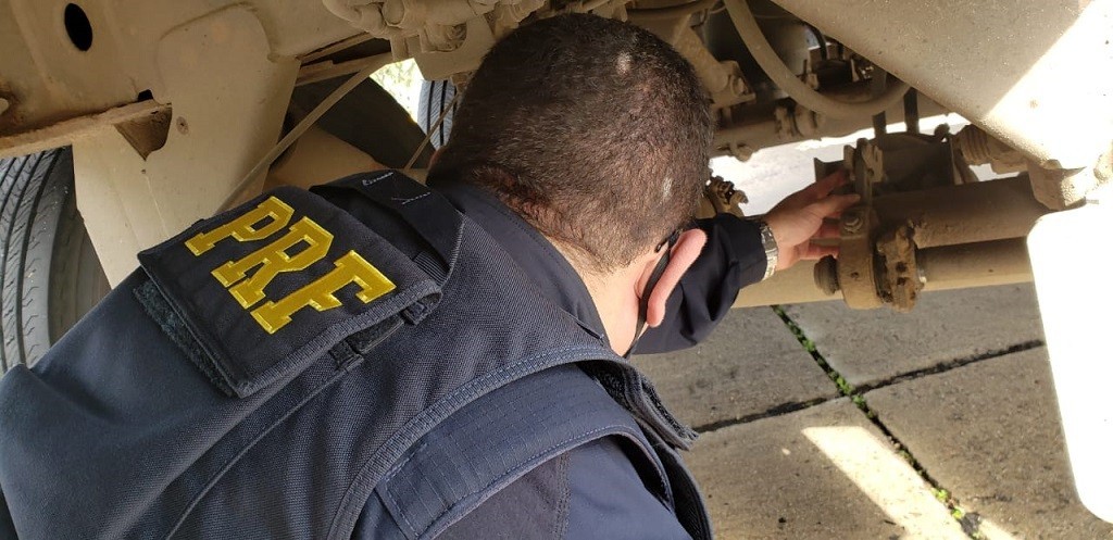 PRF realiza operação com foco no sistema de freios dos veículos pesados