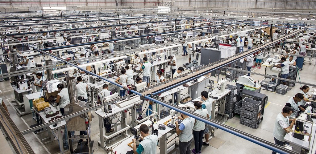 Confiança da indústria cresce 15,2 pontos na prévia de junho, diz FGV