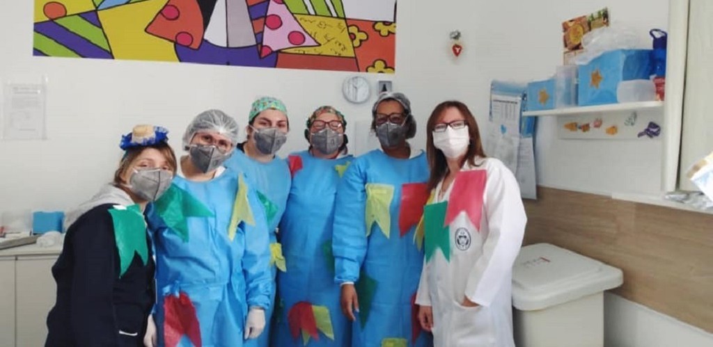 Colaboradoras do setor de Oncologia da Santa Casa realizam festividade junina