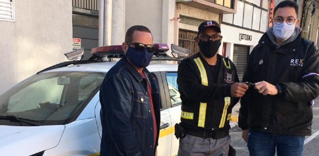 Rek Parking entrega novo veículo à Secretaria de Mobilidade